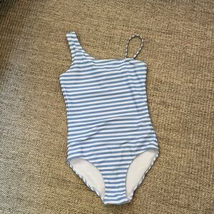 cute one piece h&m bathing suit! size 8/10